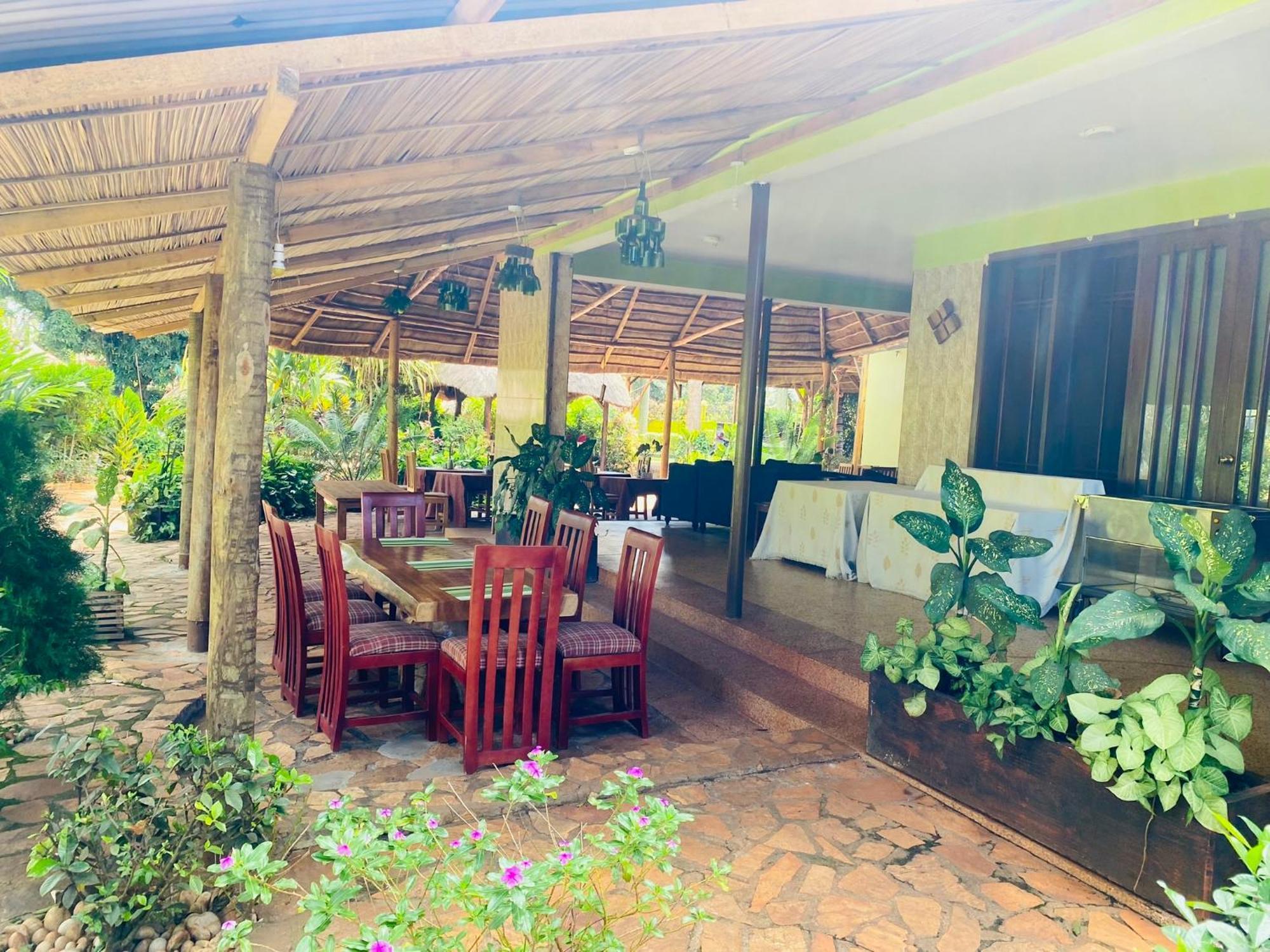 Afro Smile Hotel & Guest House ジンジャ エクステリア 写真