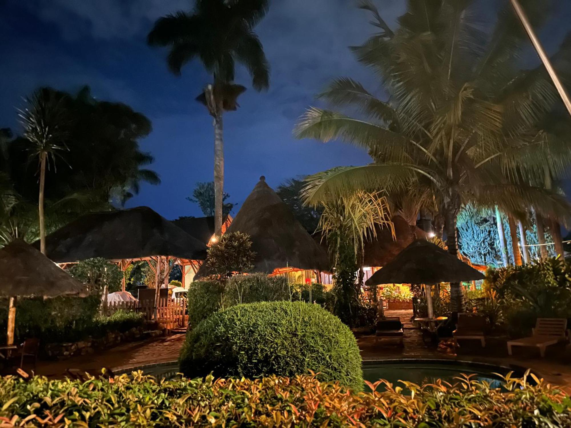 Afro Smile Hotel & Guest House ジンジャ エクステリア 写真