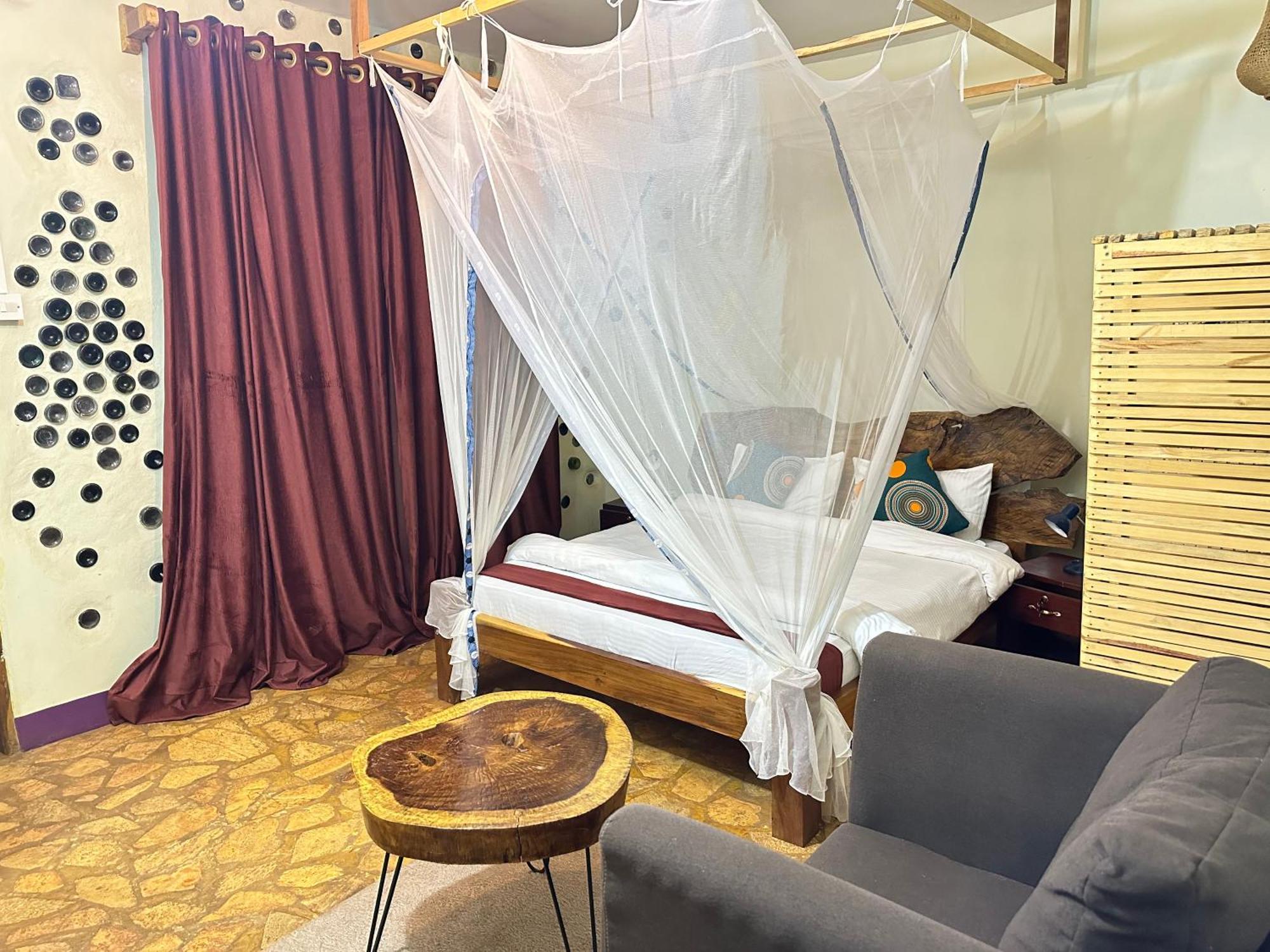 Afro Smile Hotel & Guest House ジンジャ エクステリア 写真