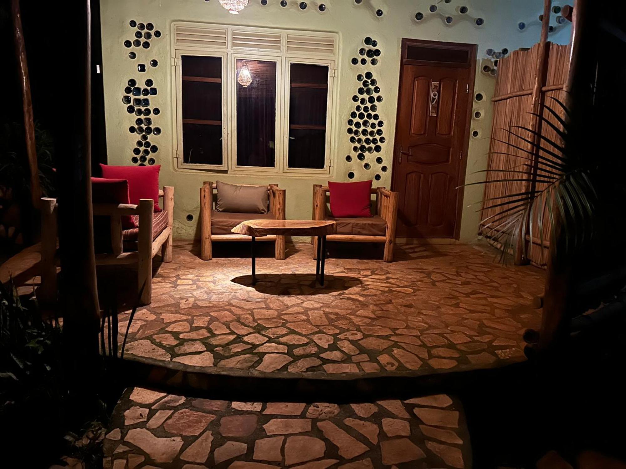 Afro Smile Hotel & Guest House ジンジャ エクステリア 写真