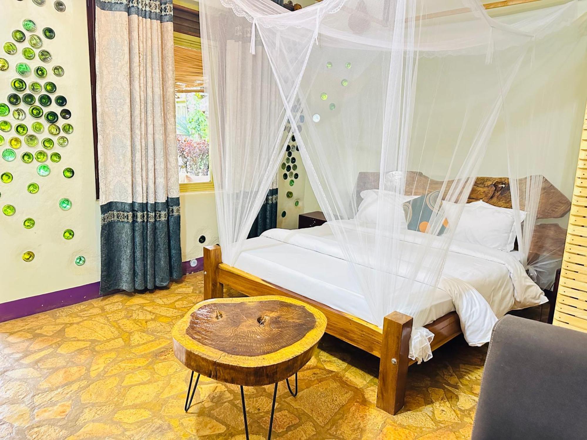 Afro Smile Hotel & Guest House ジンジャ エクステリア 写真