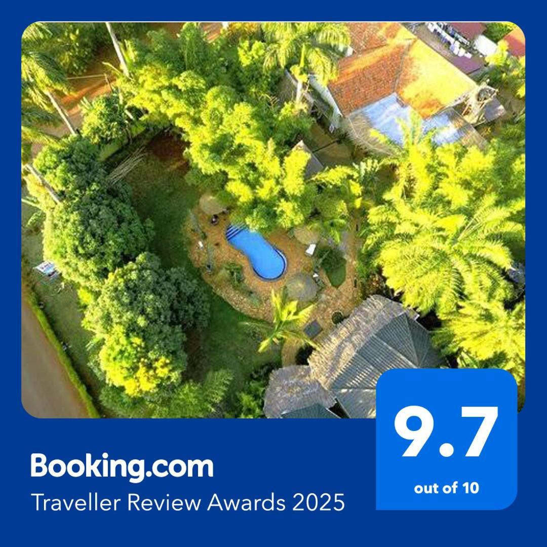Afro Smile Hotel & Guest House ジンジャ エクステリア 写真